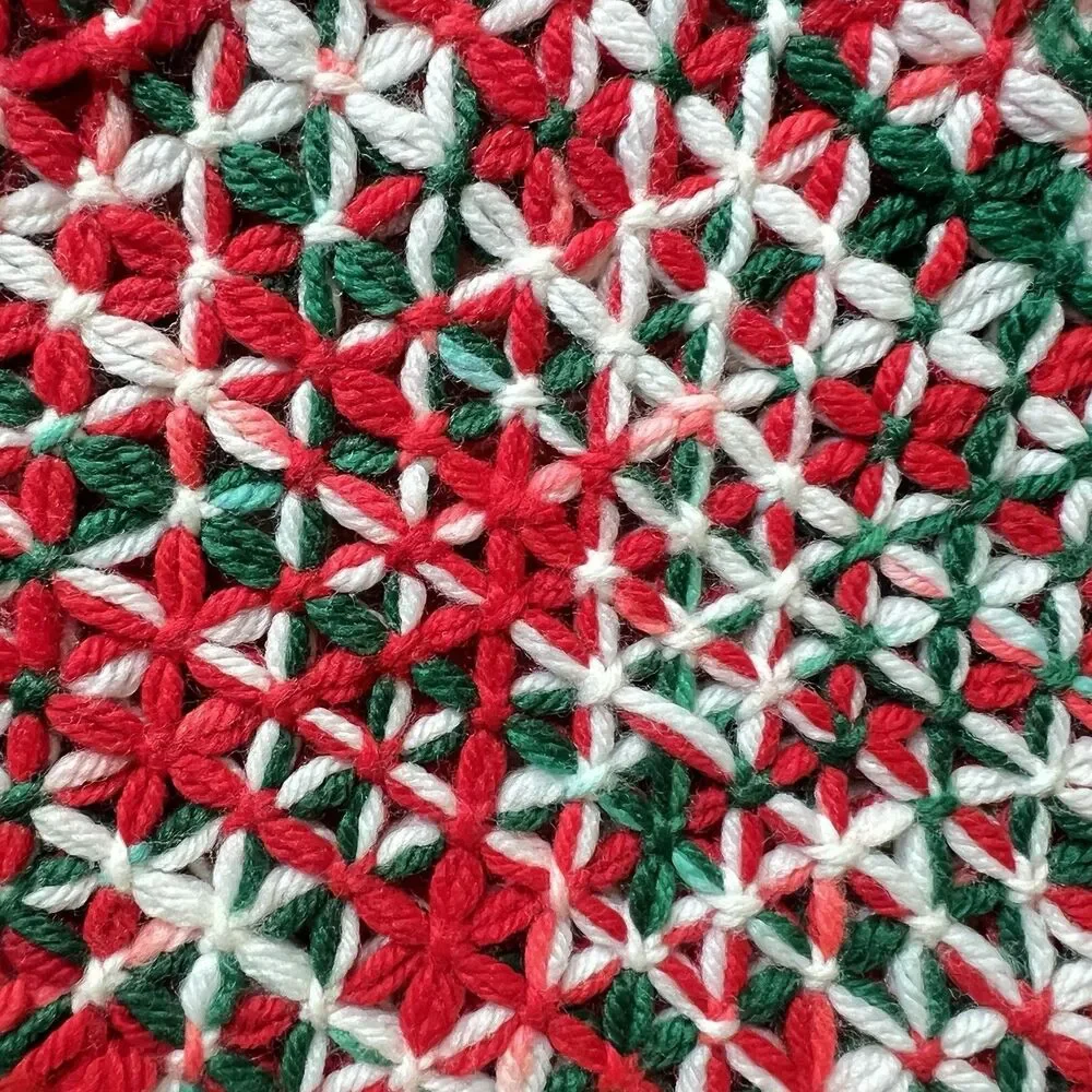 VTG Handmade Daisy Loom Woven Christmas trivet  Red Green kitsch MCM